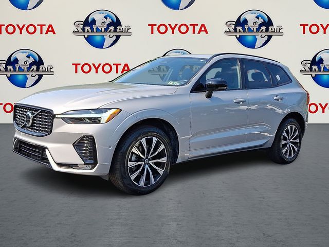 2025 Volvo XC60 B5 Plus photo 3