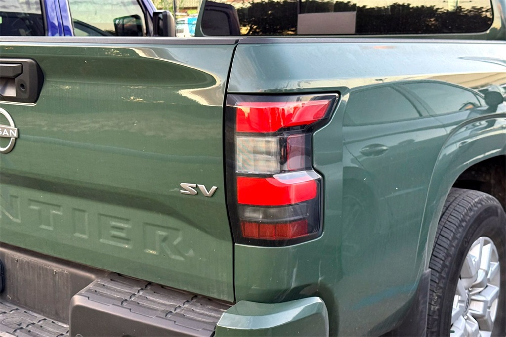 2023 Nissan Frontier SV photo 6