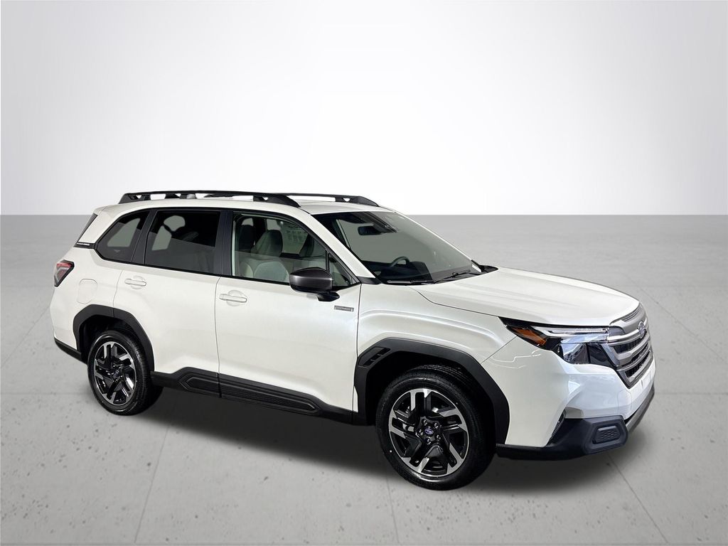 2025 Subaru Forester Premium photo 4