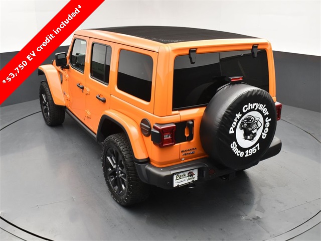 2025 Jeep Wrangler Sahara 4xe photo 13
