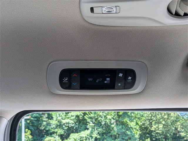 2023 Chrysler Voyager LX photo 19