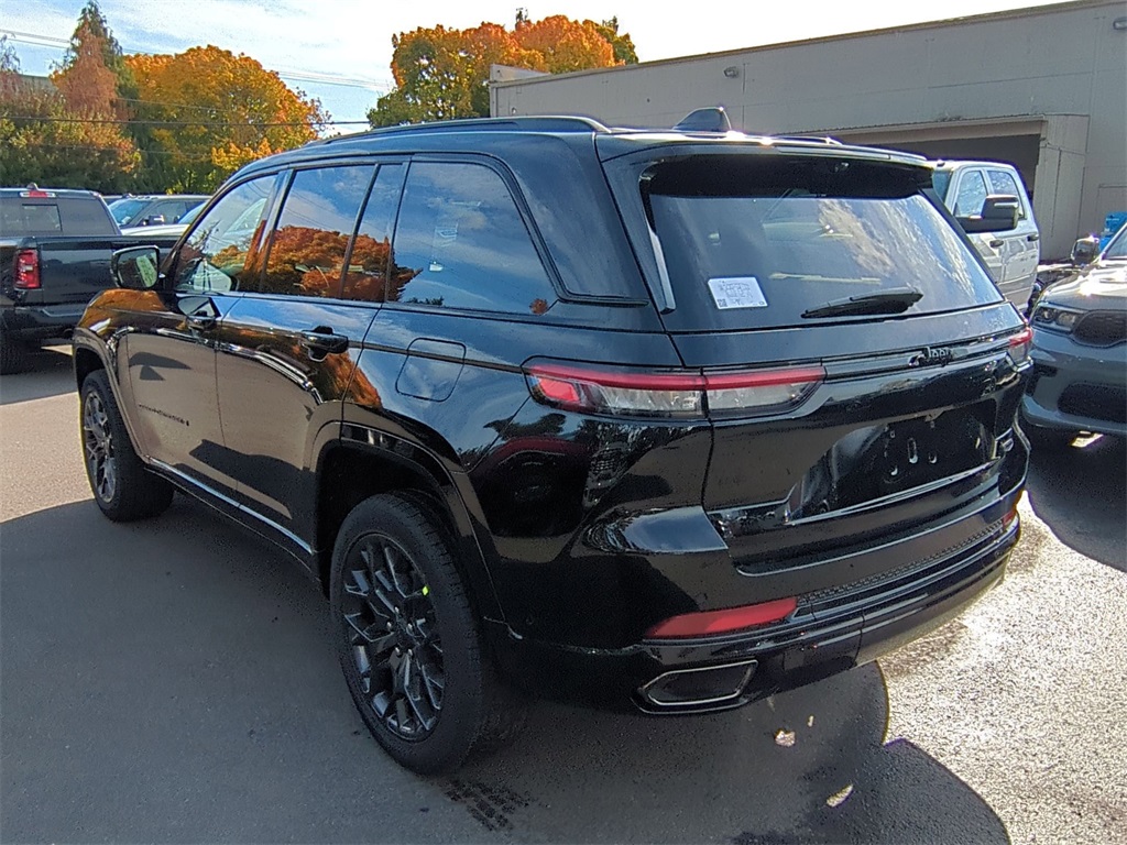 2025 Jeep Grand Cherokee Summit Reserve photo 3