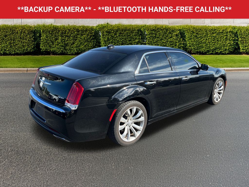 2019 Chrysler 300 Limited photo 4