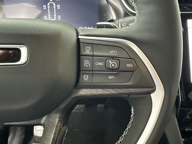 2025 Jeep Grand Cherokee Limited photo 13