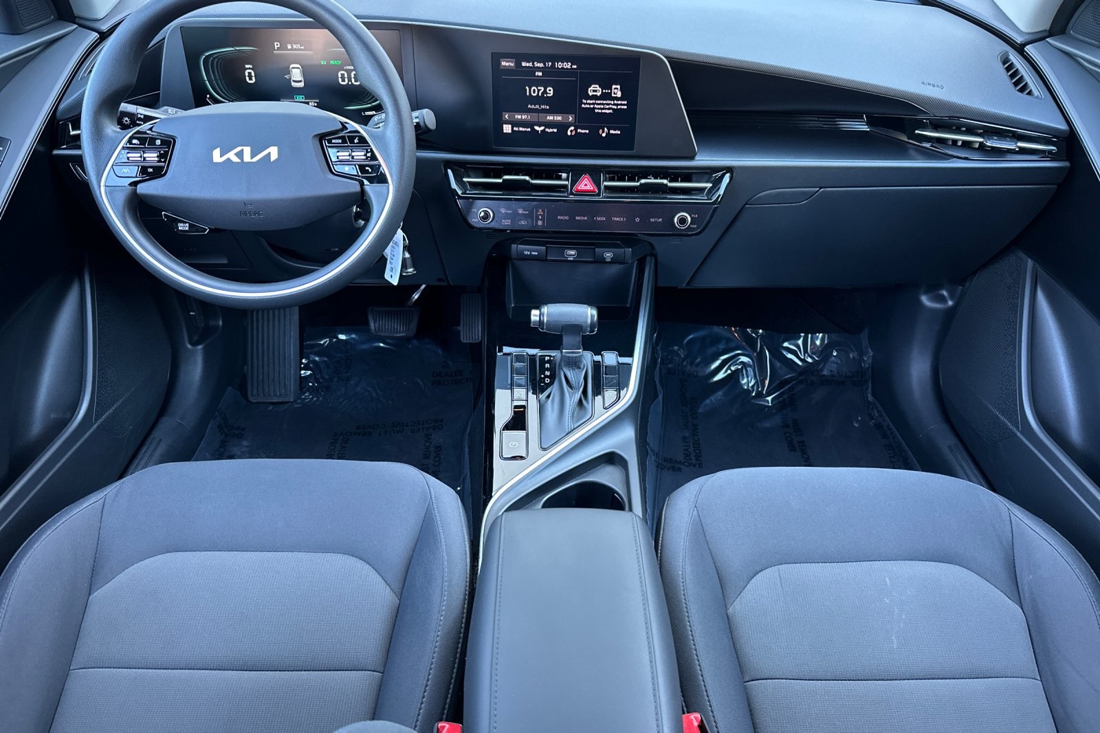 2023 Kia Niro LX photo 13