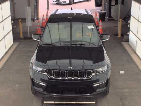Used 2024 Jeep Grand Cherokee Limited with VIN 1C4RJHBG0R8559981 for sale in Kansas City
