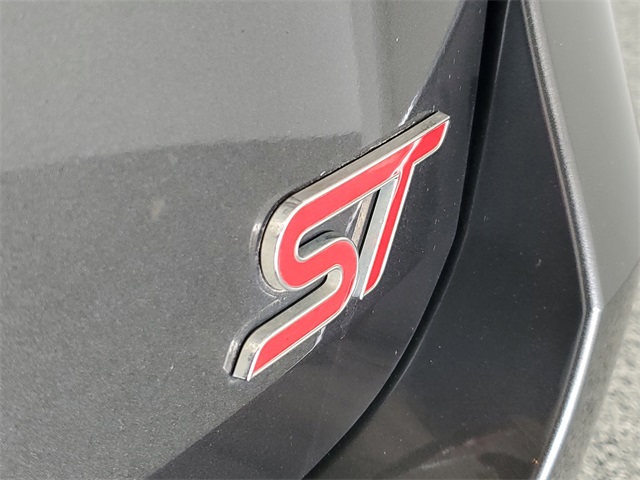 2020 Ford Explorer ST photo 30
