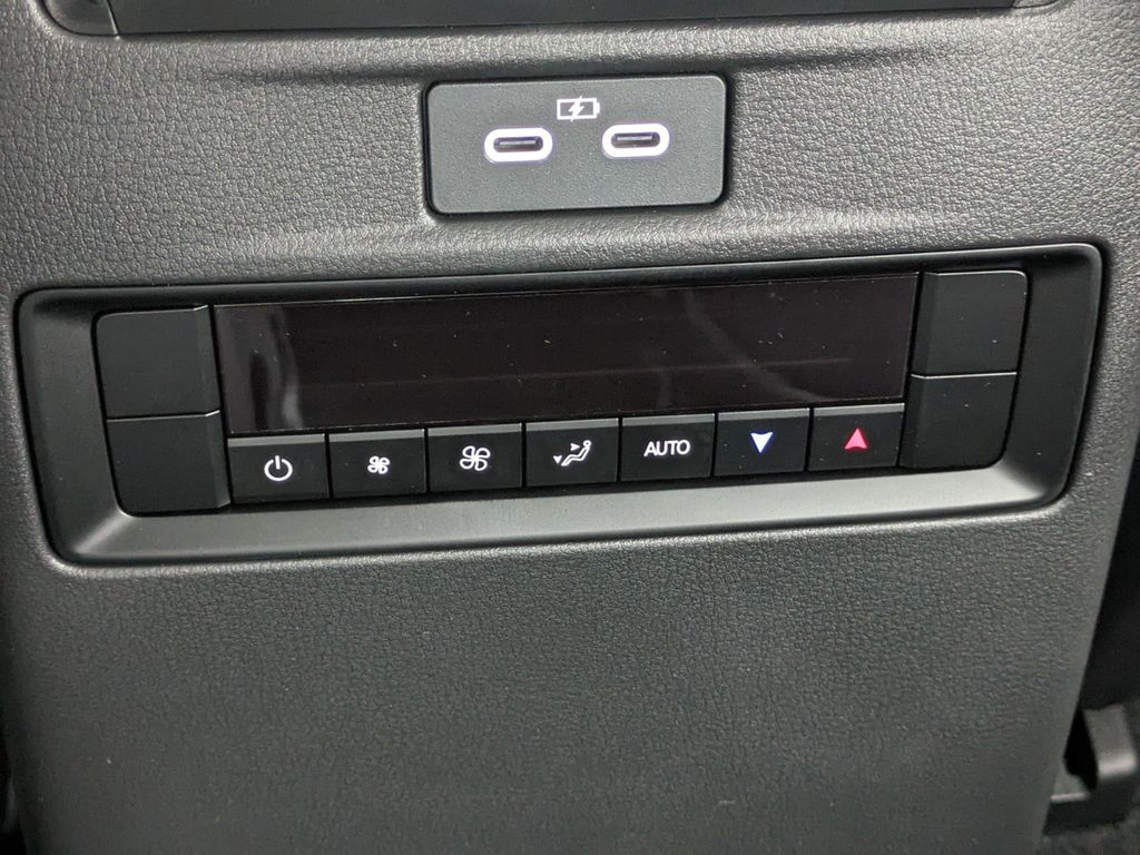 2024 Mazda CX-90 Premium photo 16