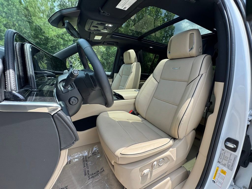 2024 Cadillac Escalade ESV Premium Luxury photo 5