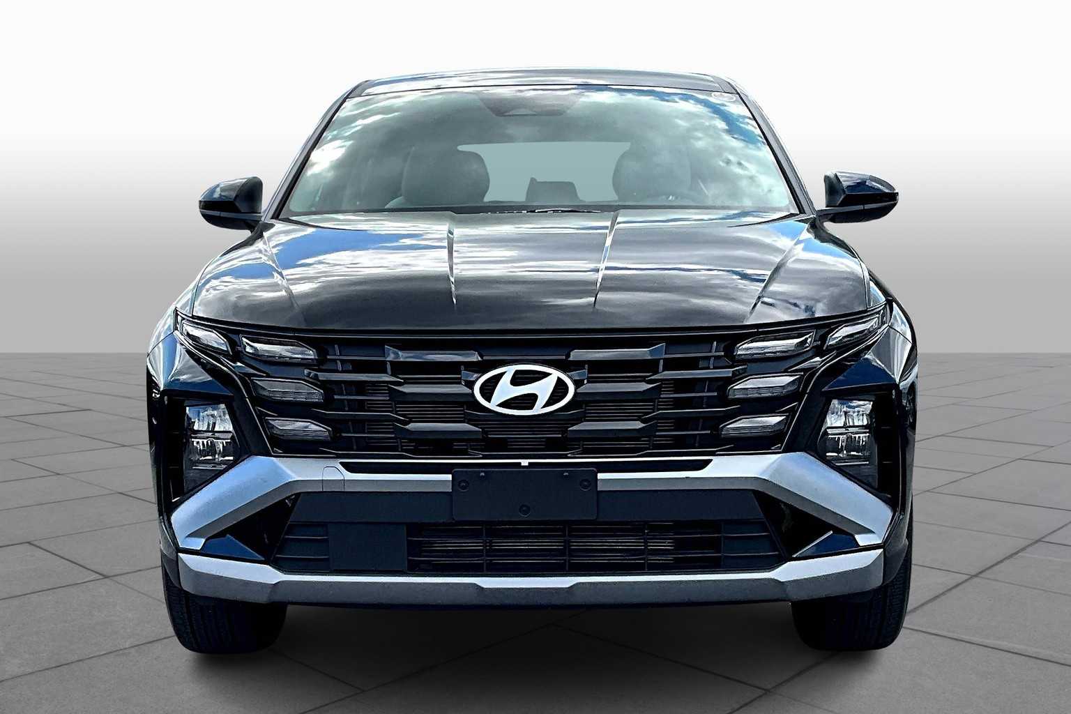 2025 Hyundai Tucson SE photo 3