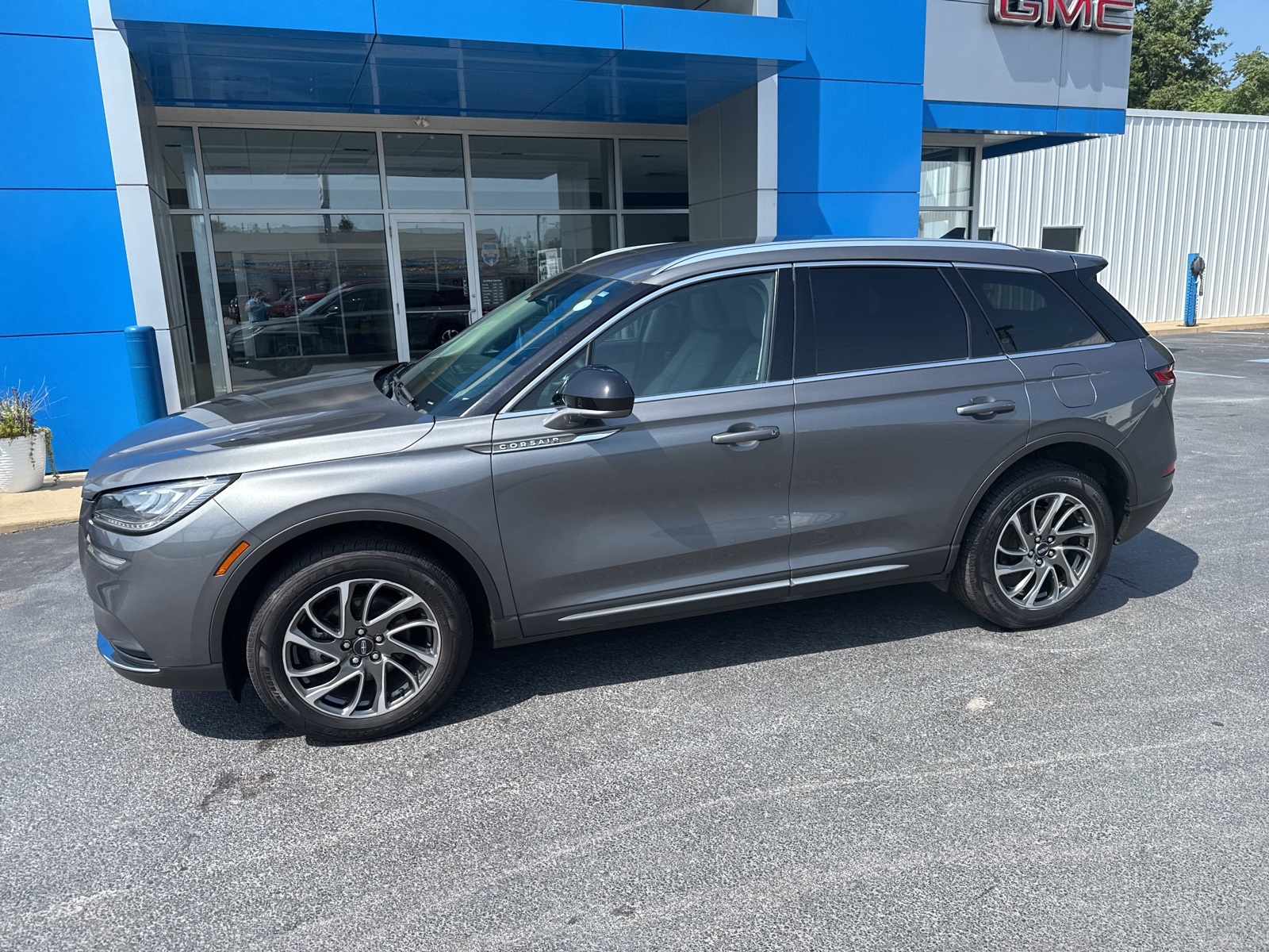 2021 Lincoln Corsair Standard photo 5