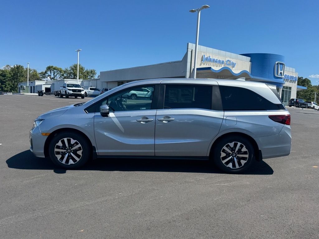 2026 Honda Odyssey EX-L photo 2