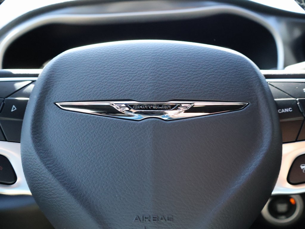 2026 Chrysler Pacifica photo 24