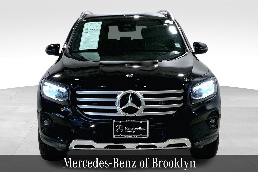 2025 Mercedes Benz GLB 250 4MATIC photo 2