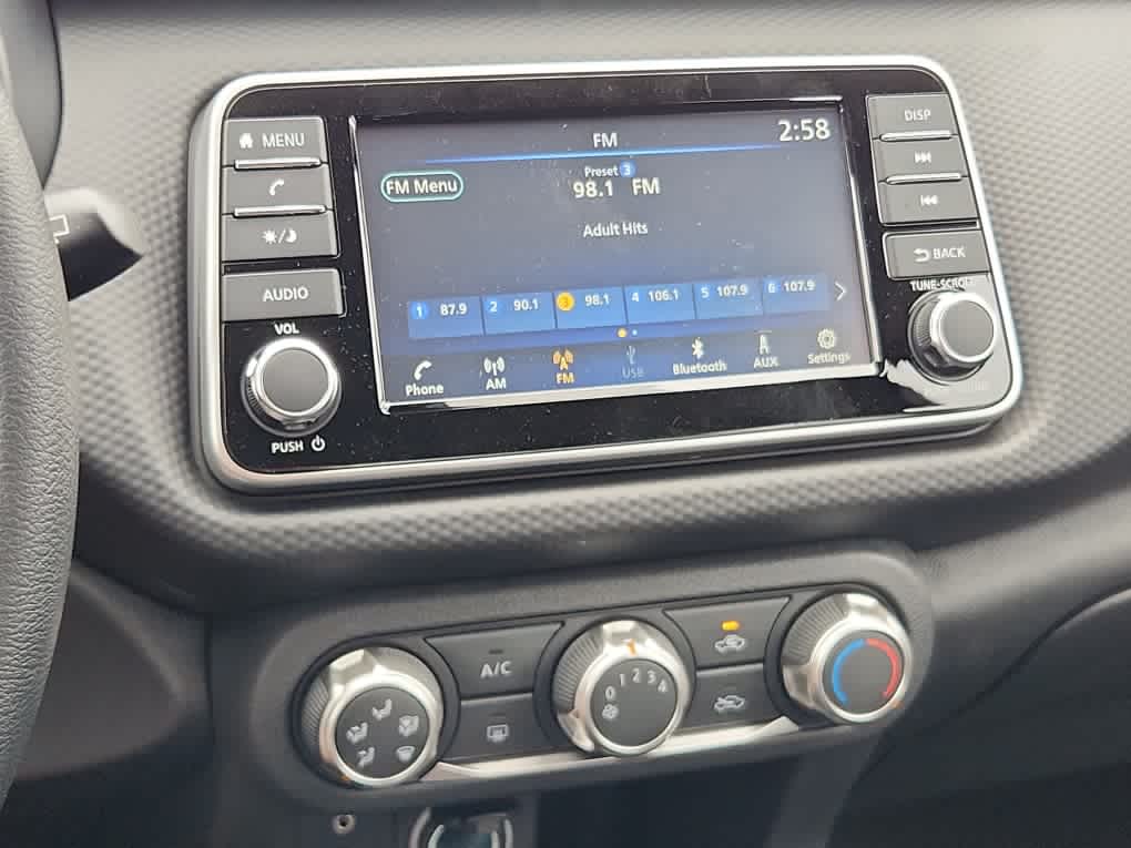 2025 Nissan Kicks Play S photo 13