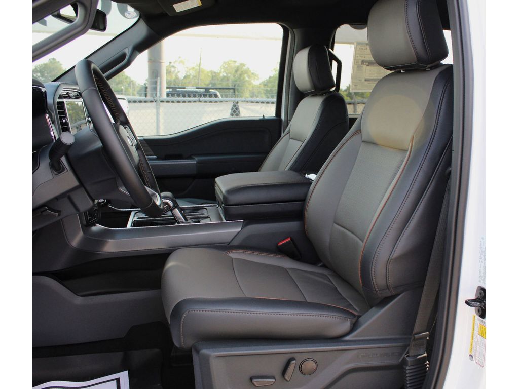 2025 Ford F-150 Lariat photo 3