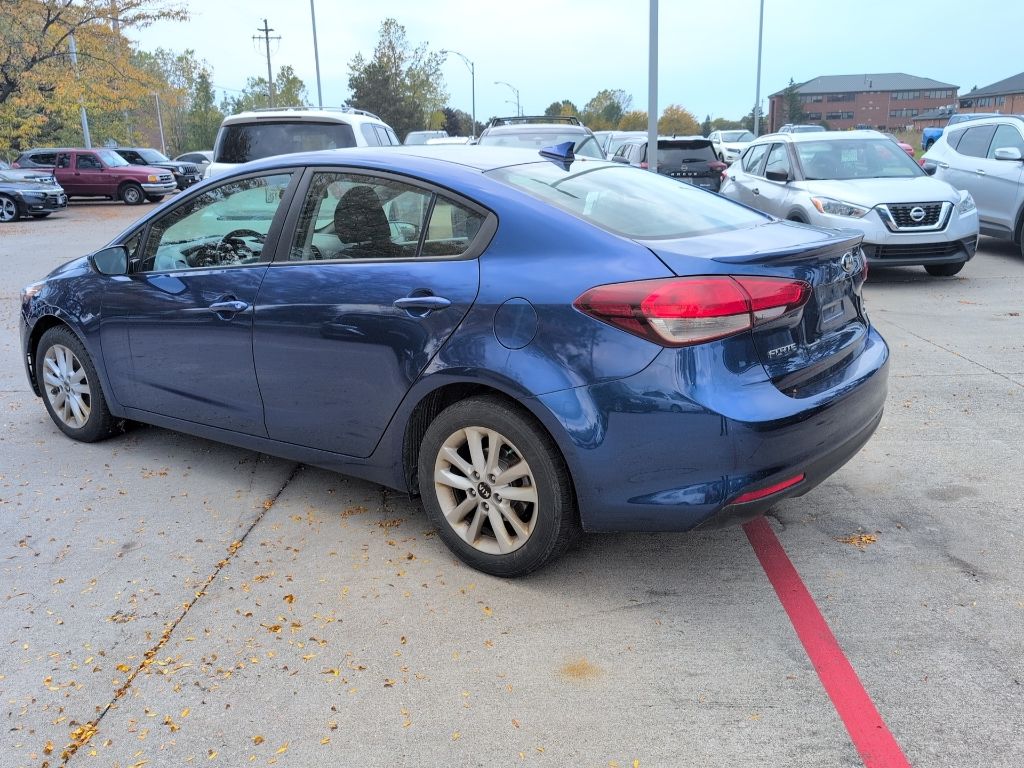 2017 Kia Forte LX S photo 2