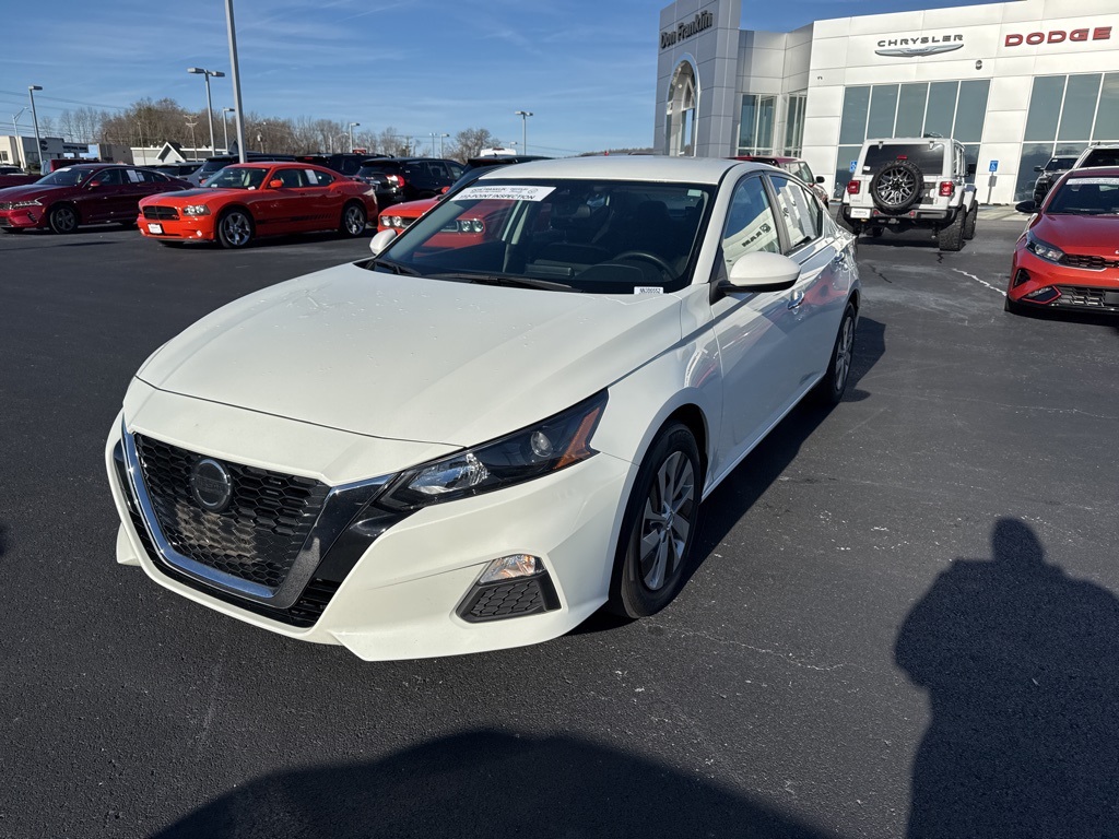 2022 Nissan Altima S's photo