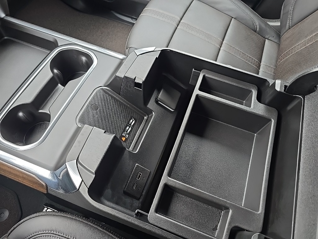 2025 Chevrolet Silverado 2500HD High Country photo 15