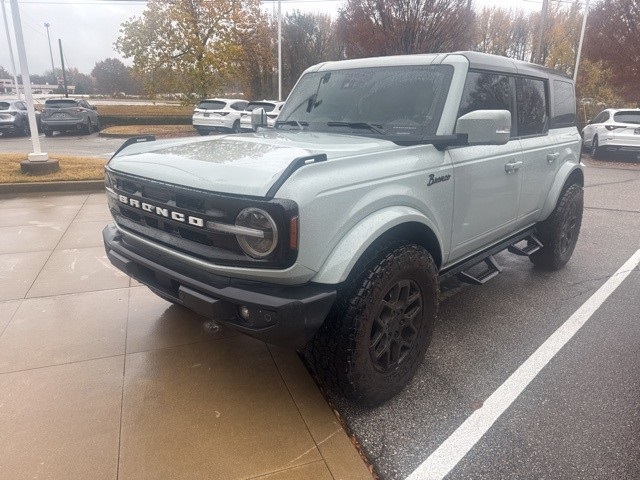2023 Ford Bronco 4-Door Outer Banks's photo