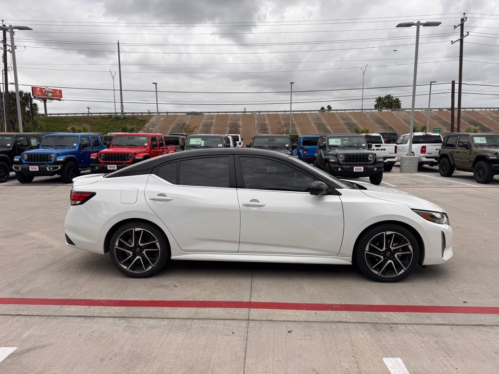 2024 Nissan Sentra SR photo 4