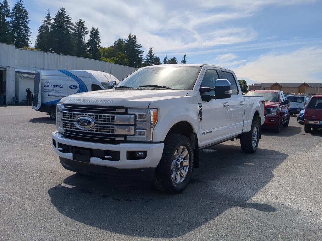 2017 Ford F-350 Platinum photo 18