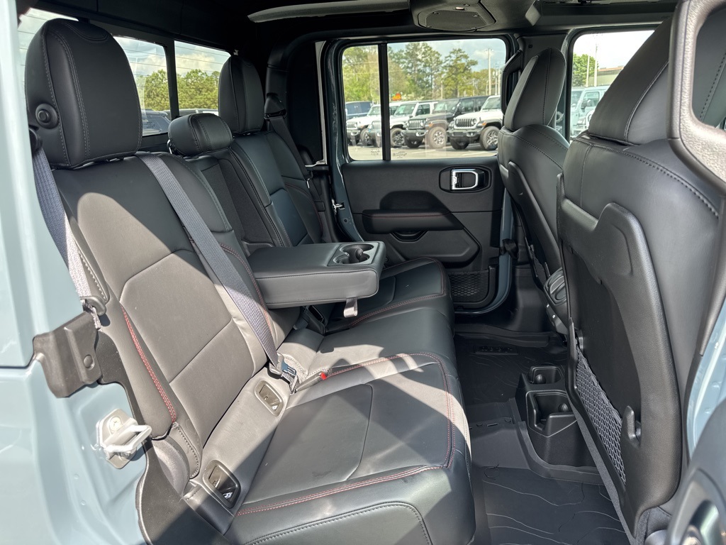 2025 Jeep Gladiator Rubicon photo 18