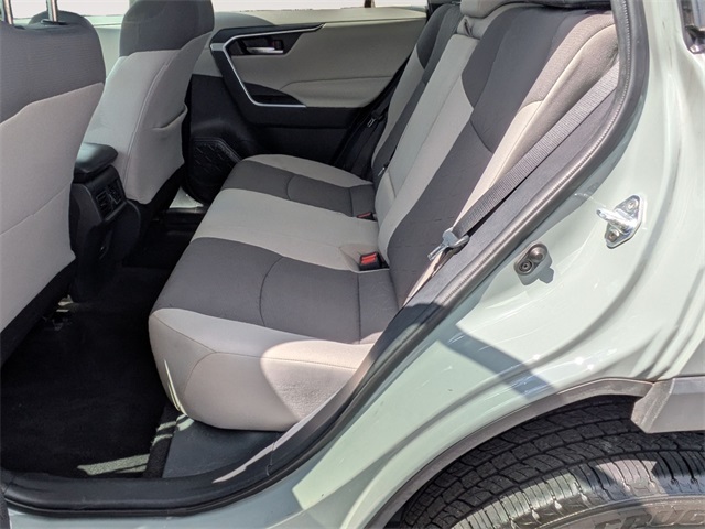 2021 Toyota RAV4 XLE photo 20