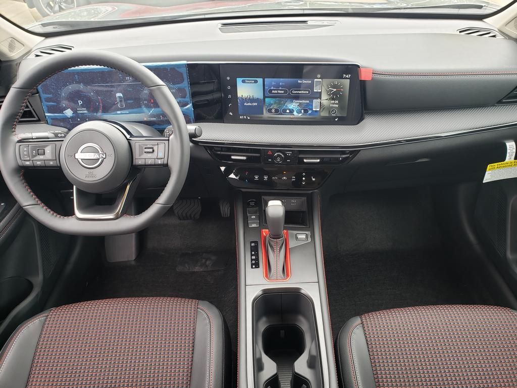 2025 Nissan Kicks SR photo 4
