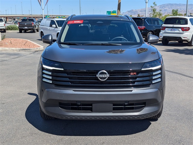 2025 Nissan Kicks SR photo 4