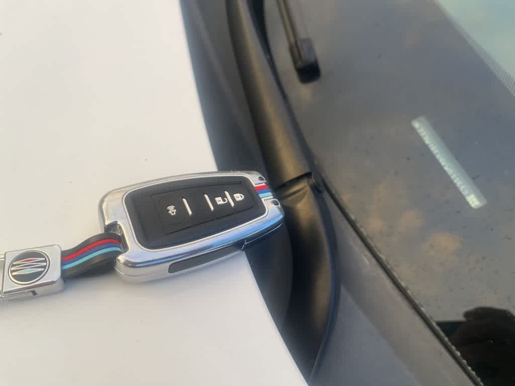 2019 Toyota RAV4 Premium XLE photo 7