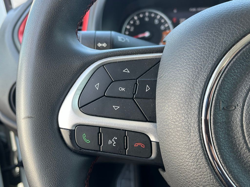 2023 Jeep Renegade Trailhawk photo 7