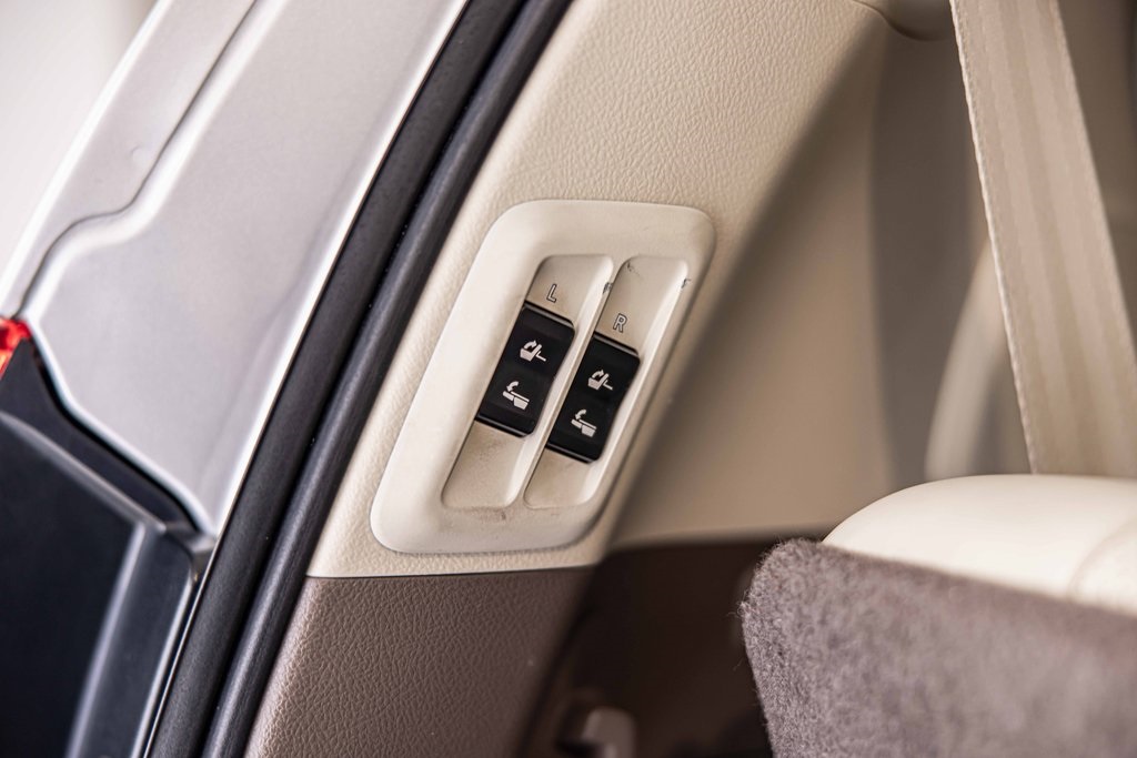 2017 LEXUS GX - Image 17