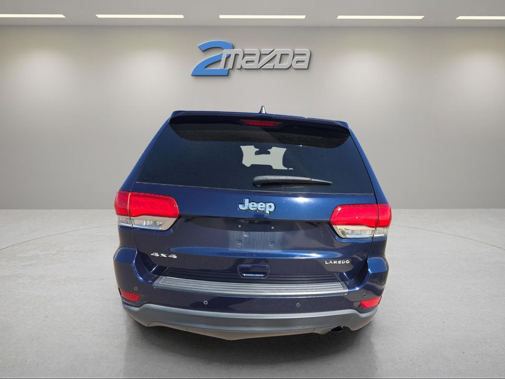 2018 Jeep Grand Cherokee Laredo E photo 3