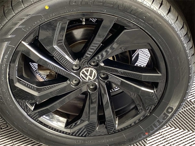 2020 Volkswagen Atlas Cross Sport V6 SEL photo 26