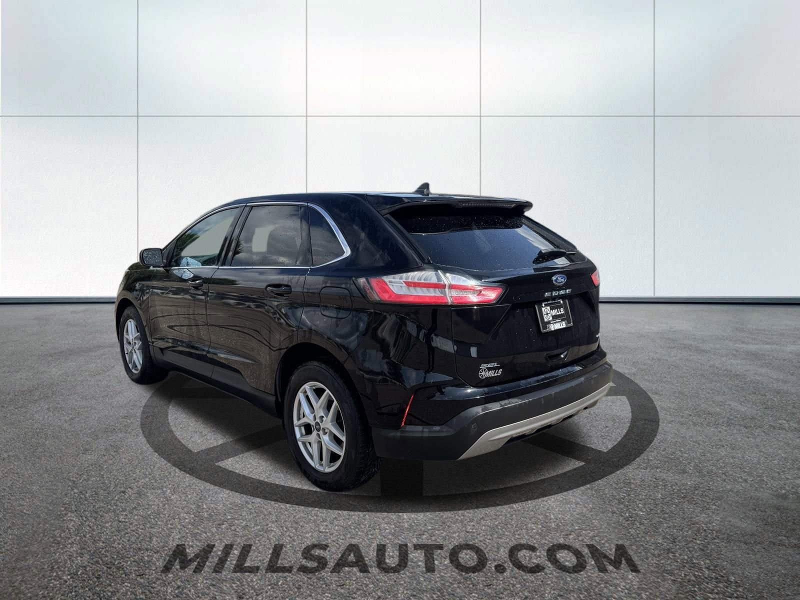2022 Ford Edge SEL photo 5