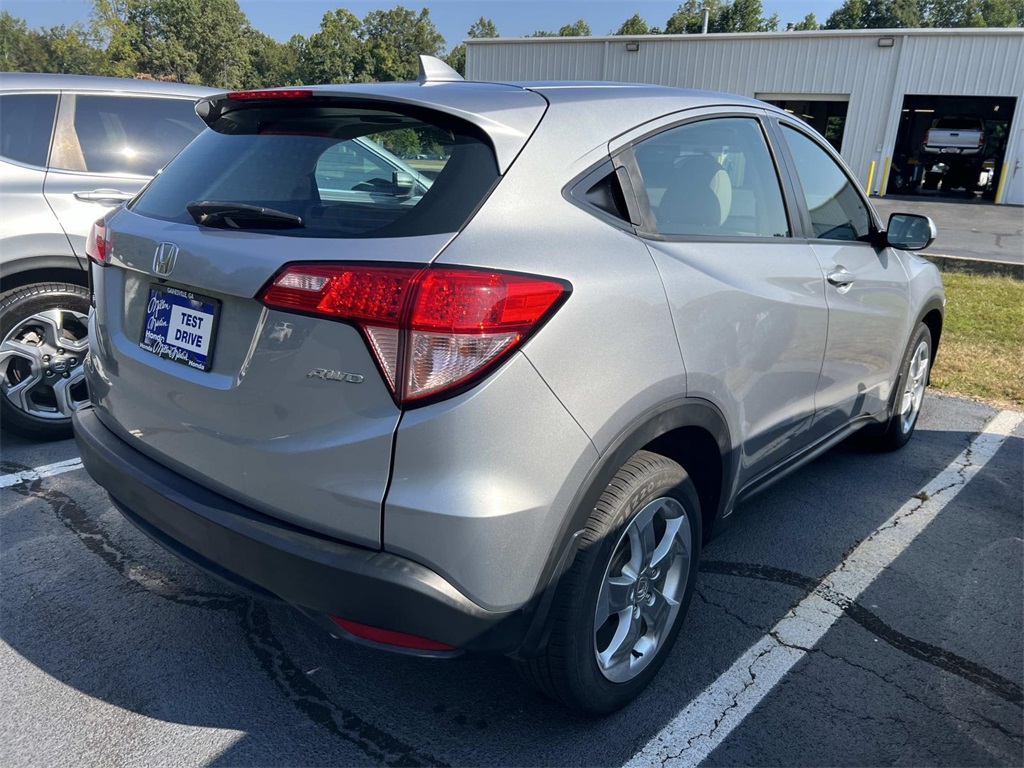 2018 Honda HR-V LX photo 4