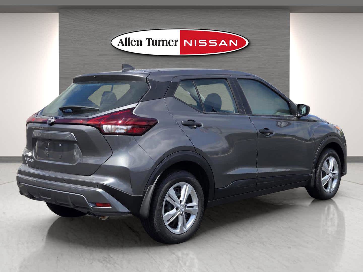 2025 Nissan Kicks Play S photo 6