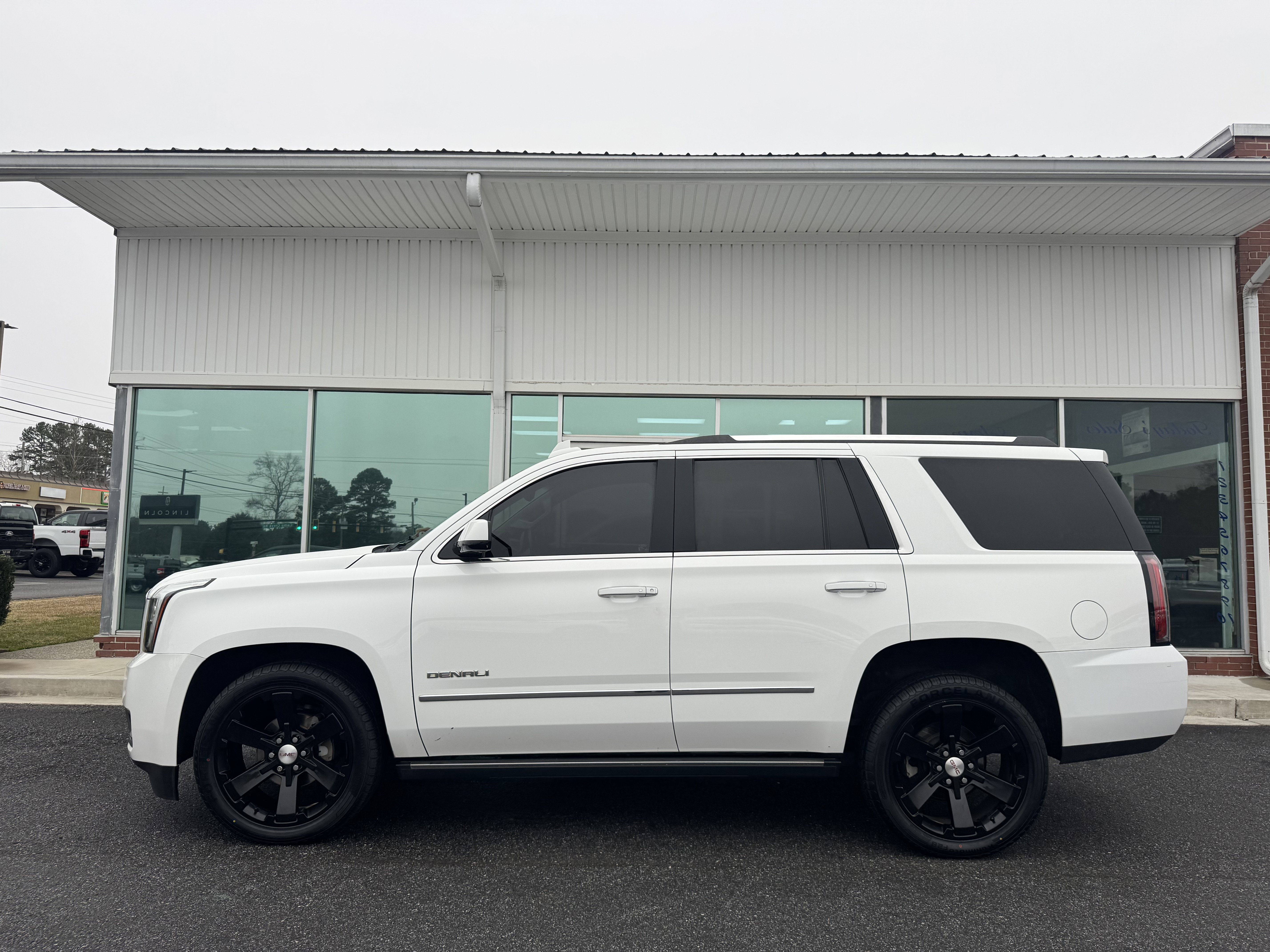 2015 GMC Yukon Denali's photo