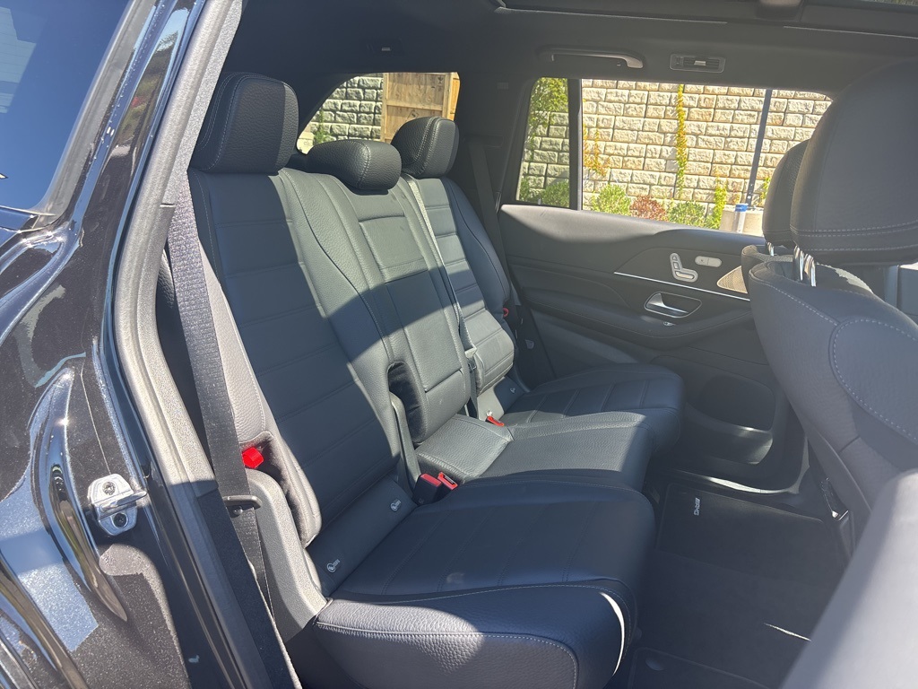 2025 Mercedes Benz GLS 450 4MATIC photo 16
