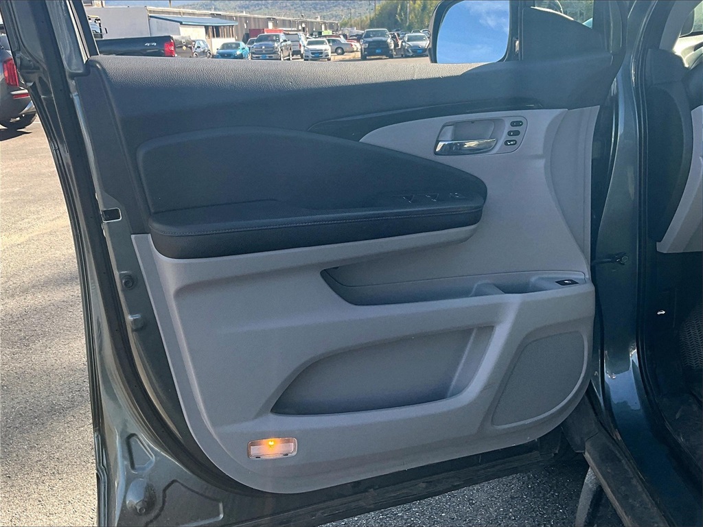 2019 Honda Ridgeline RTL-E photo 9
