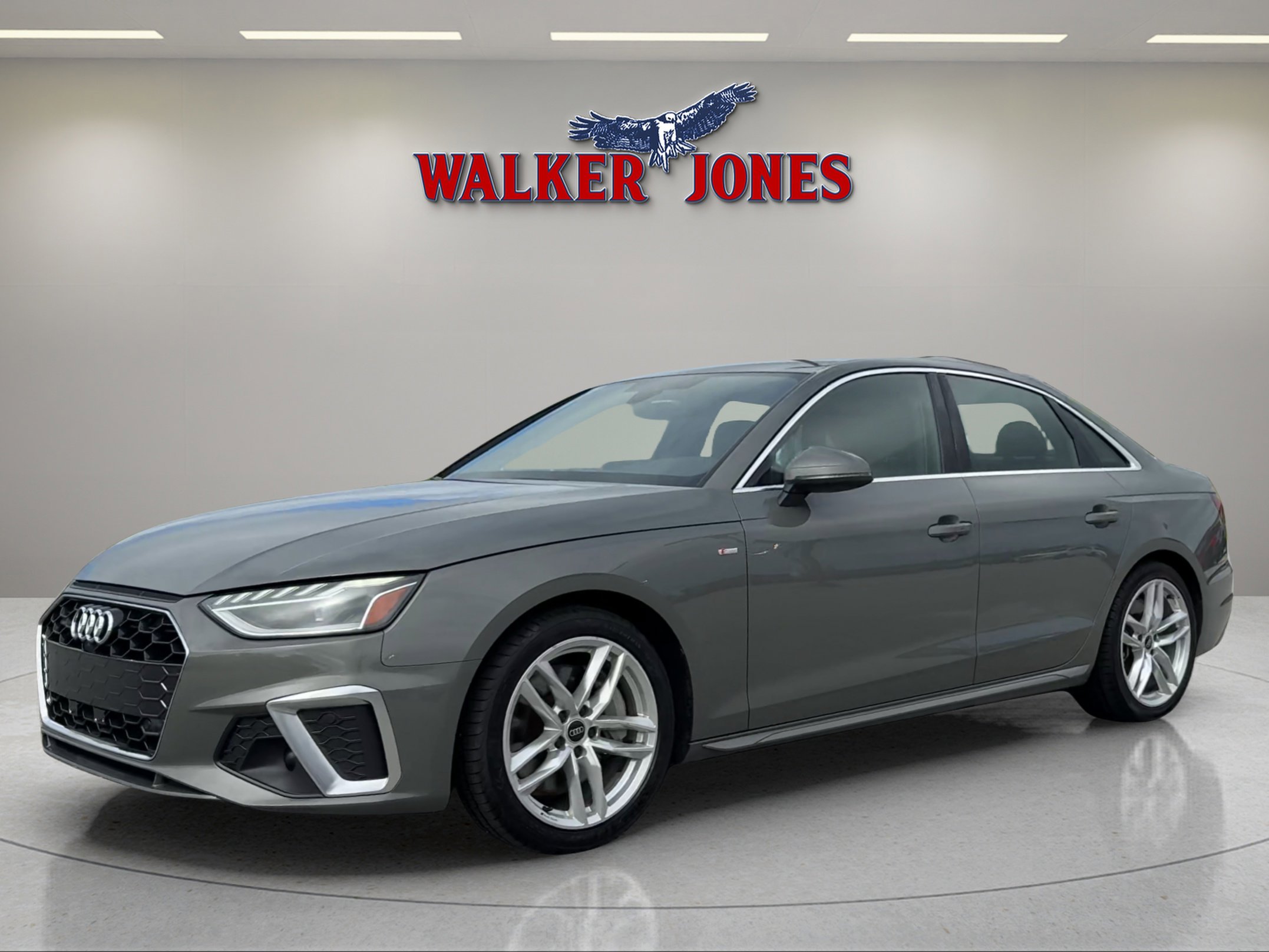 2023 Audi A4 S line Quattro Premium Plus photo 6