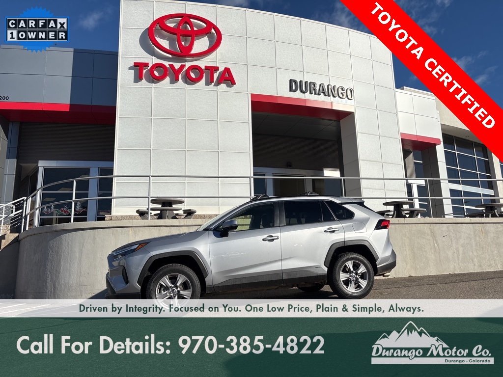 2023 Toyota RAV4 LE's photo