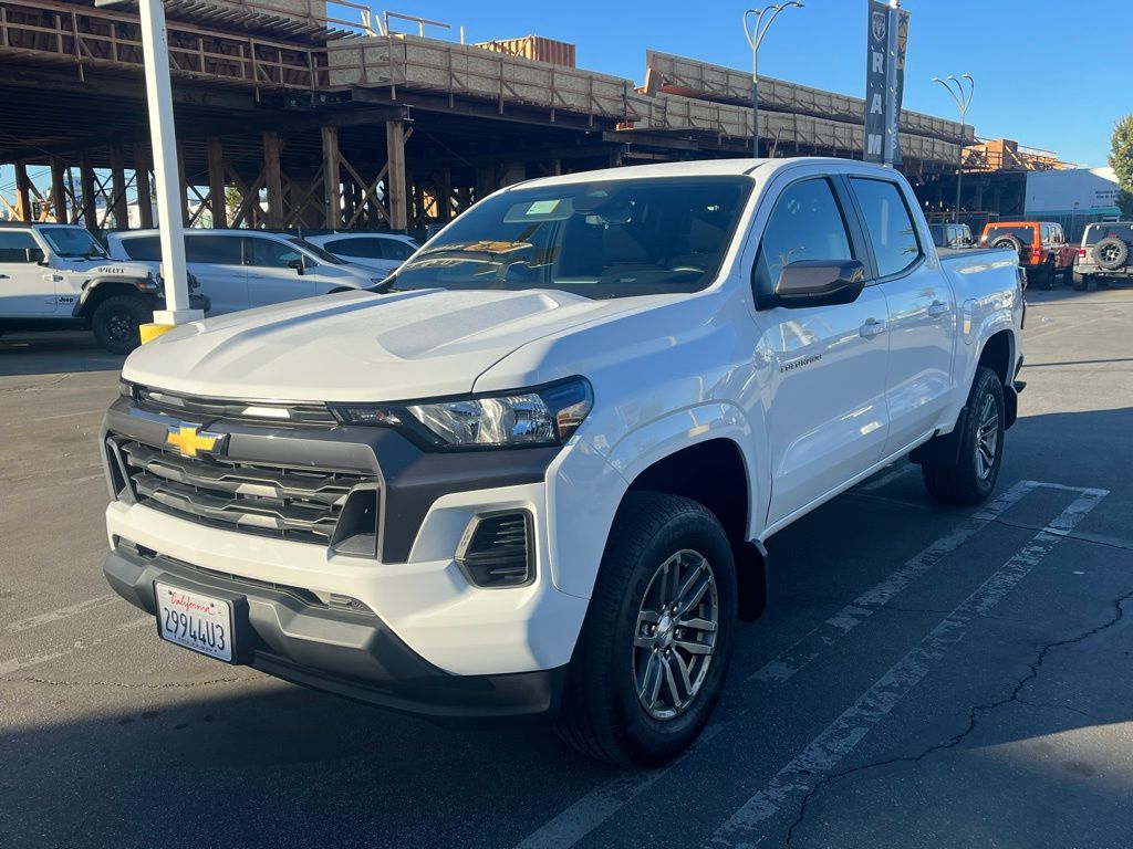2023 Chevrolet Colorado LT photo 2