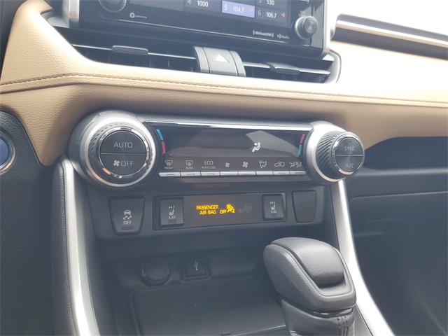 2020 Toyota RAV4 Hybrid XLE photo 23