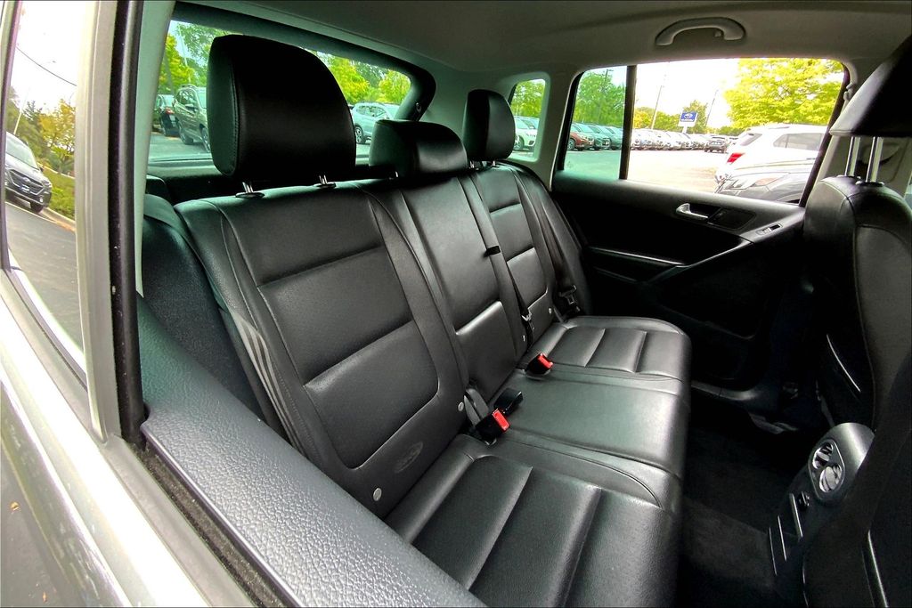 2014 Volkswagen Tiguan SE photo 27