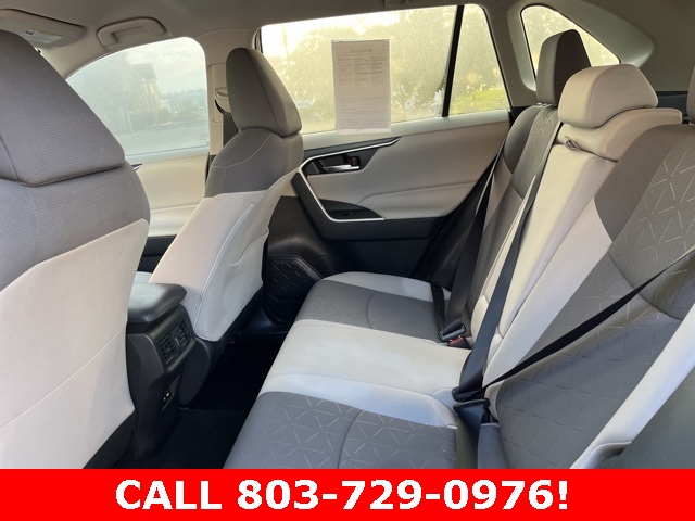 2021 Toyota RAV4 XLE photo 11