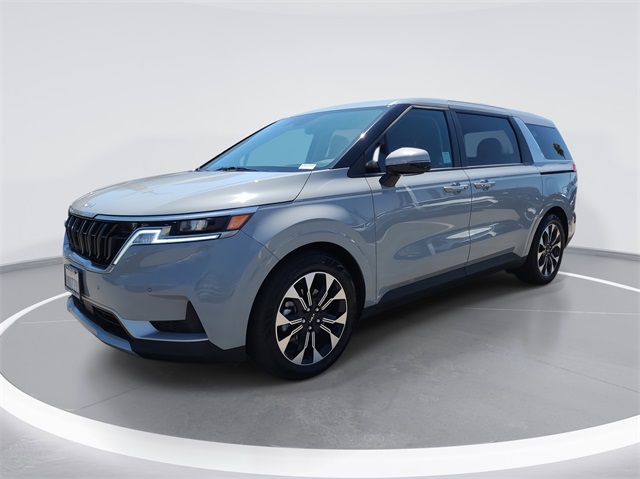 2024 Kia Carnival EX photo 2