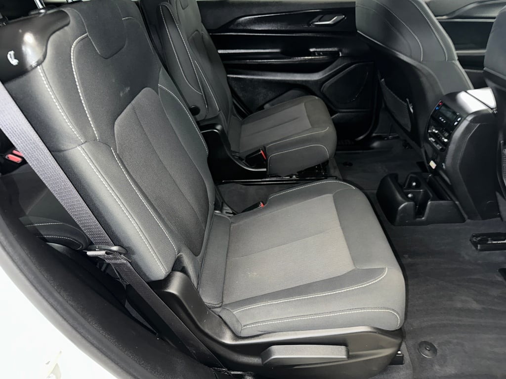 2024 Jeep Grand Cherokee Laredo X photo 27
