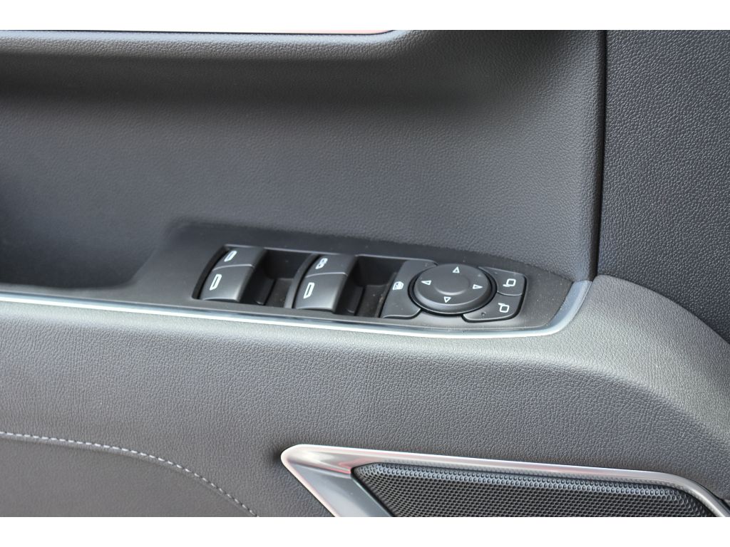 2025 Chevrolet Silverado 1500 LT photo 16